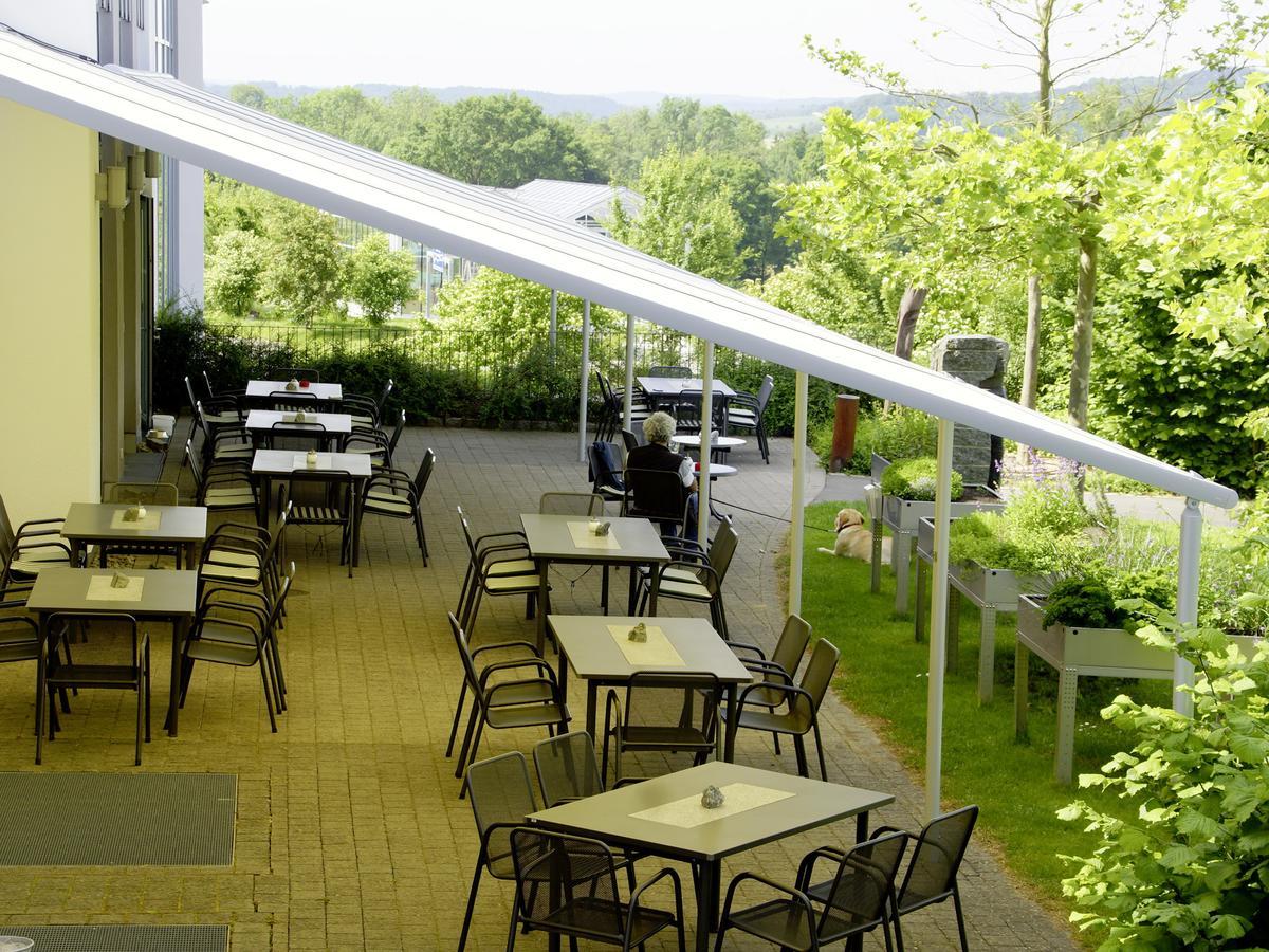 Seminarhotel in der Manfred-Sauer-Stiftung Lobbach Exterior foto